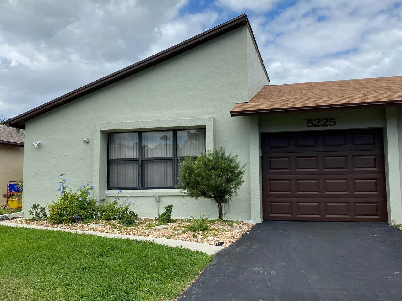 5225 Minto Road - Photo 1