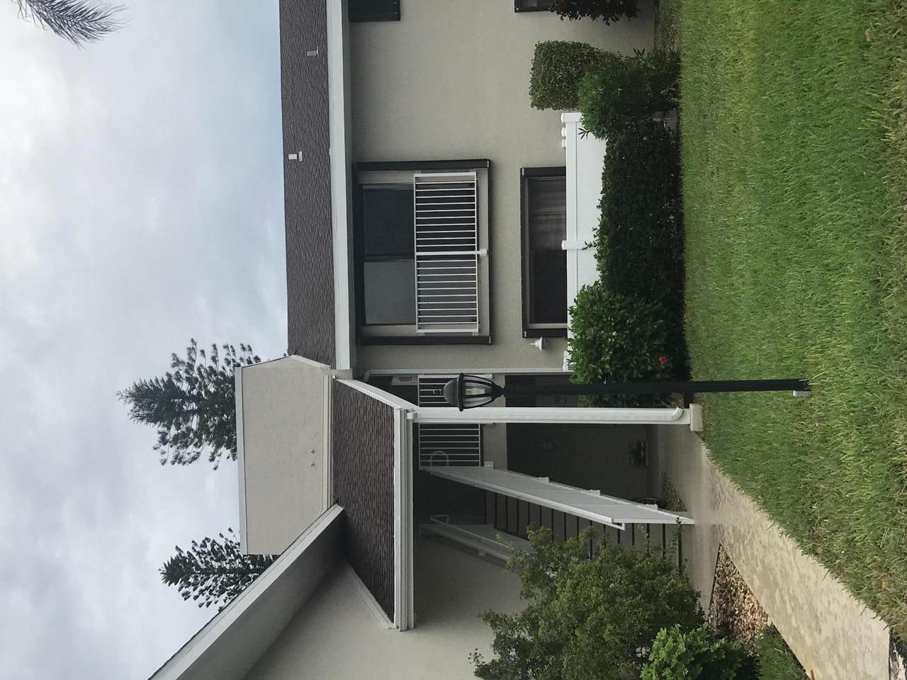 3210 Lakeview Circle - Photo 1