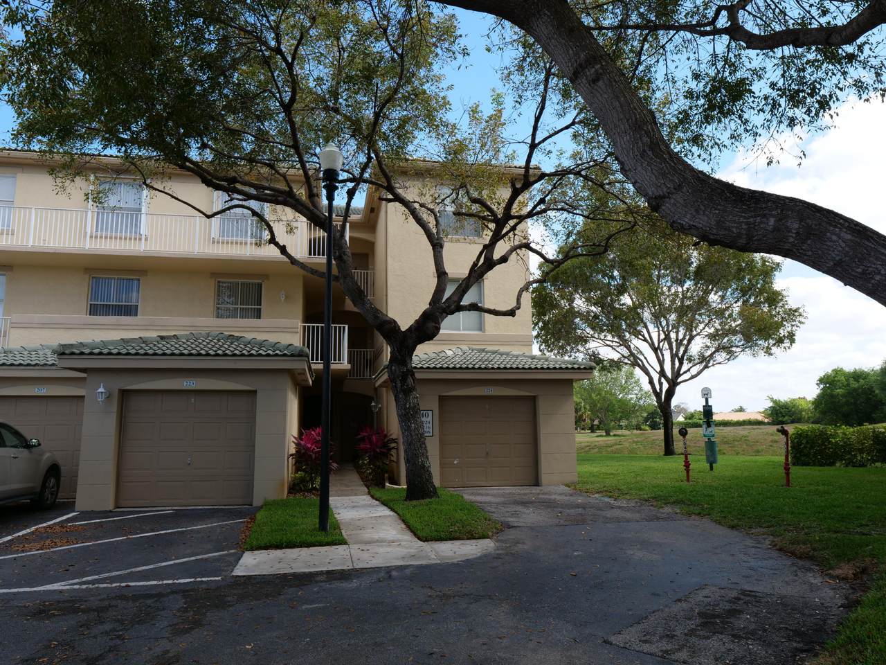2040 Greenview Shores Boulevard - Photo 1 2040 Greenview Shores Boulevard - Photo 1