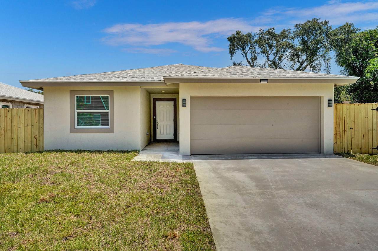 4714 Alberta Avenue - Photo 1