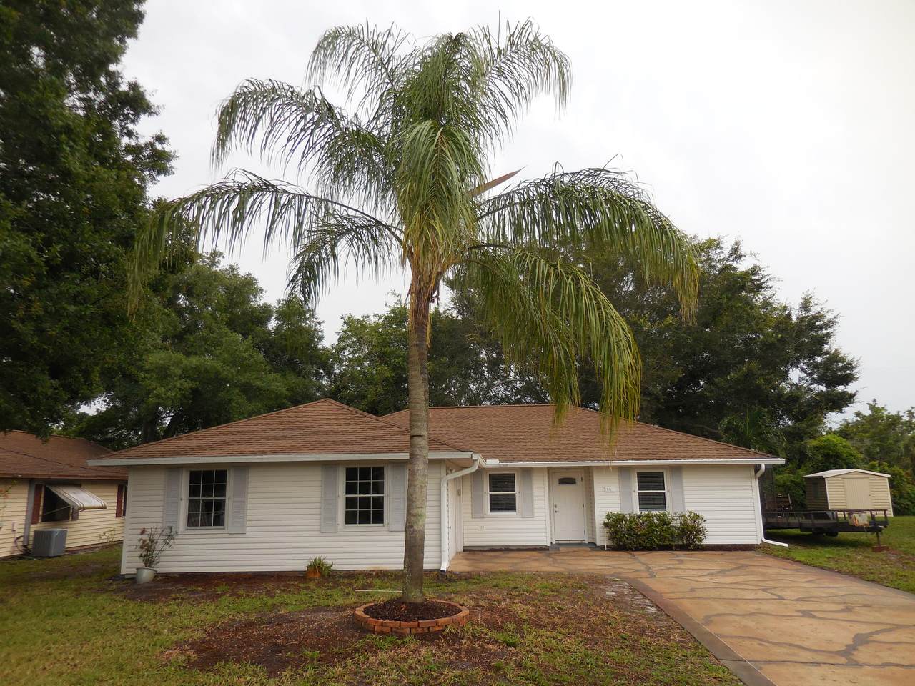 985 4th Lane - Photo 1