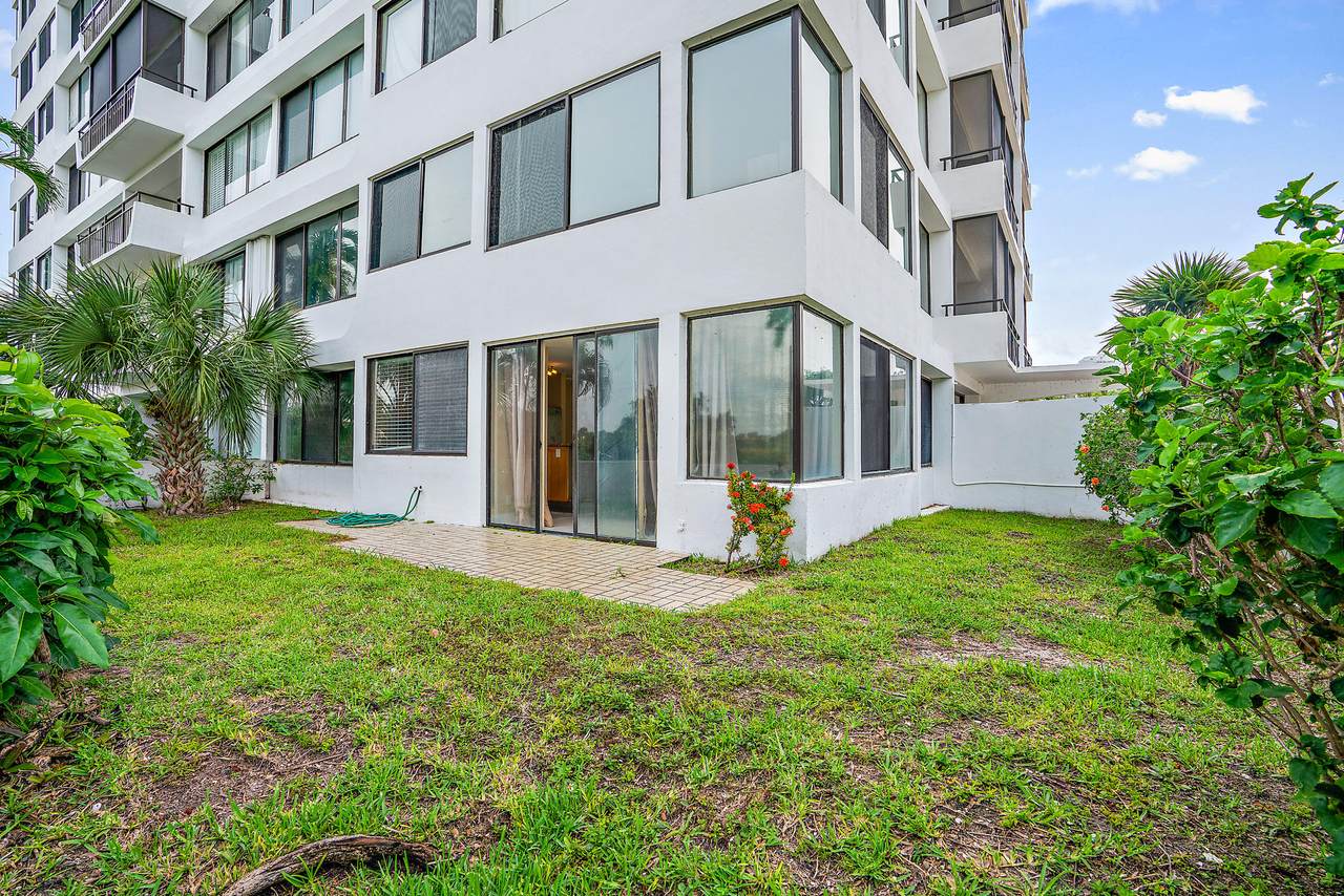 1500 Presidential Way - Photo 1