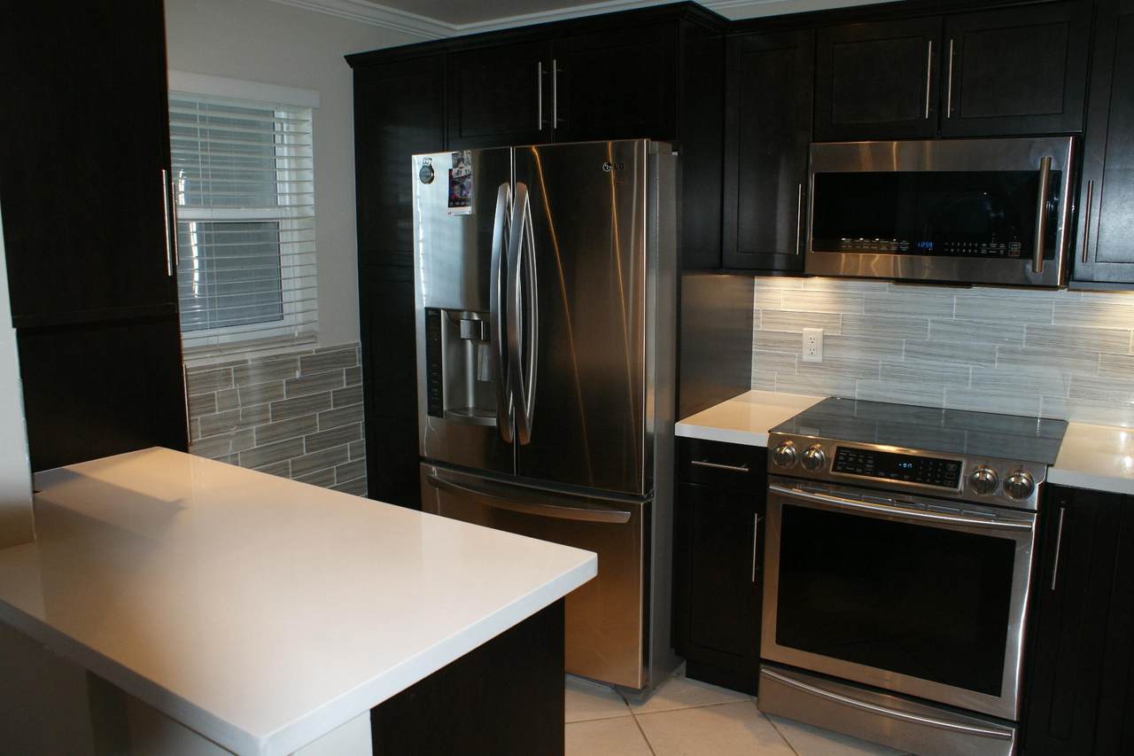 2860 22 Avenue - Photo 1