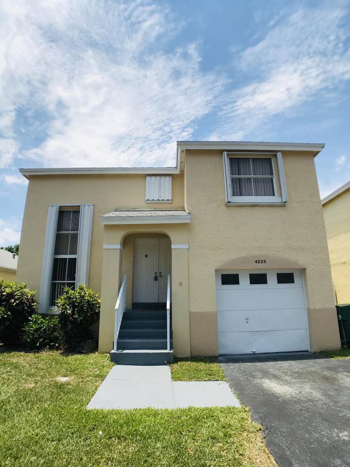 4225 72nd Terrace - Photo 1