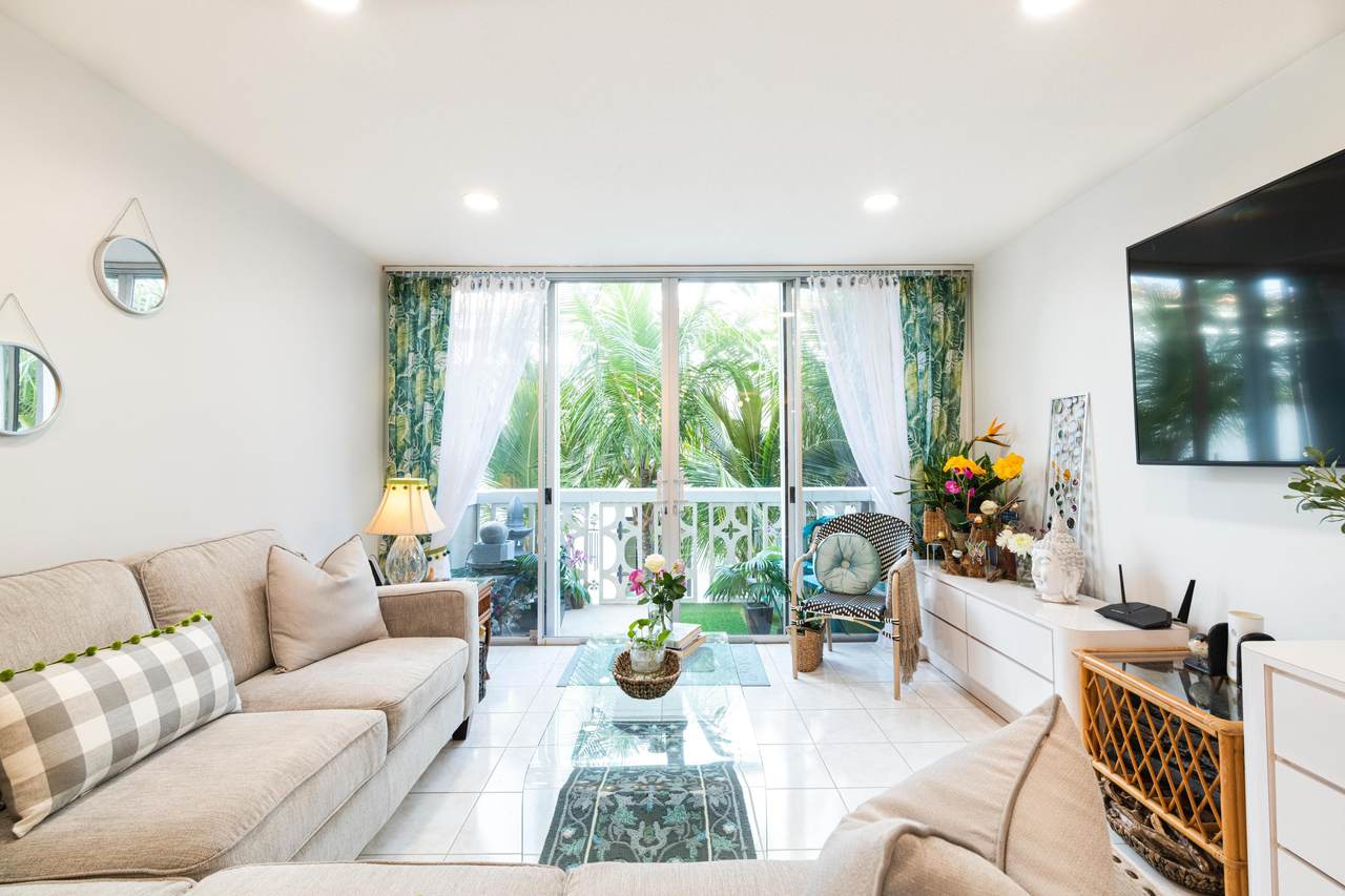 227 Brazilian Avenue - Photo 1