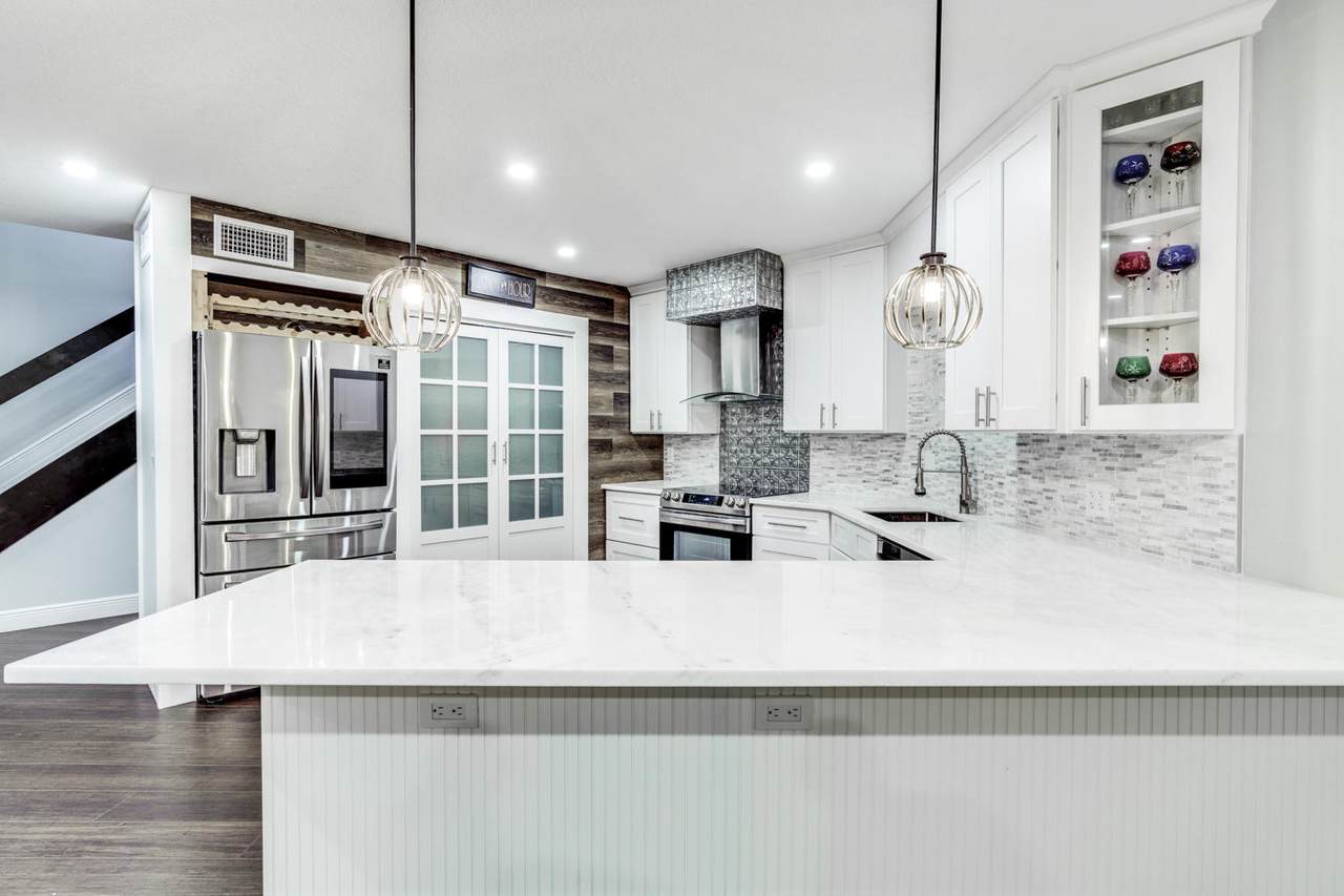 114 Seabreeze Circle - Photo 1
