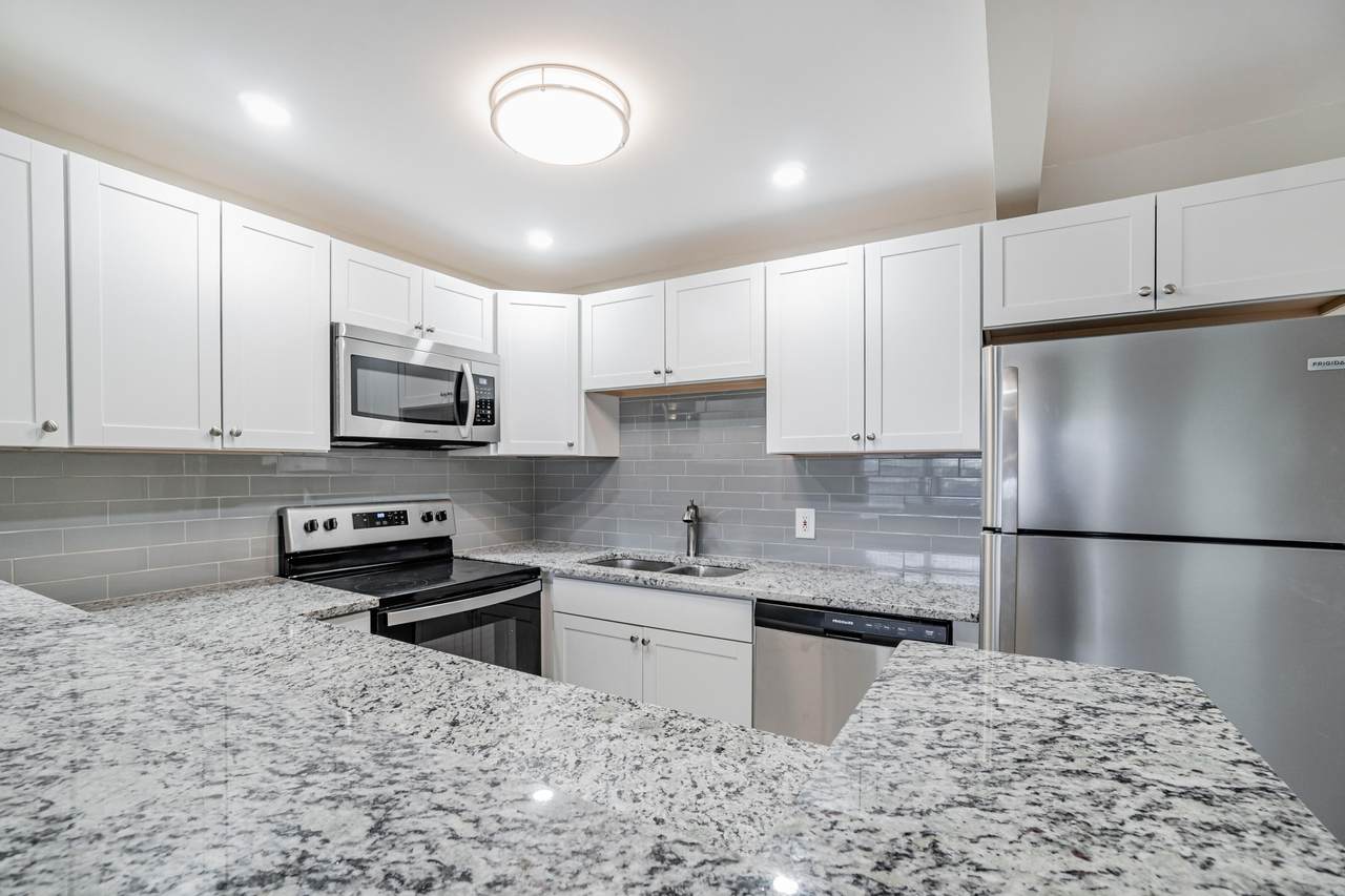 216 Southampton A - Photo 1