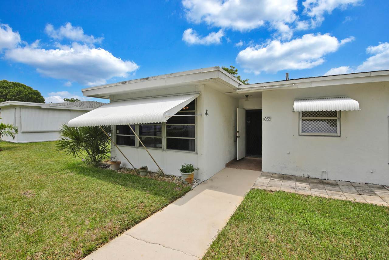 1053 Oakridge Circle - Photo 1