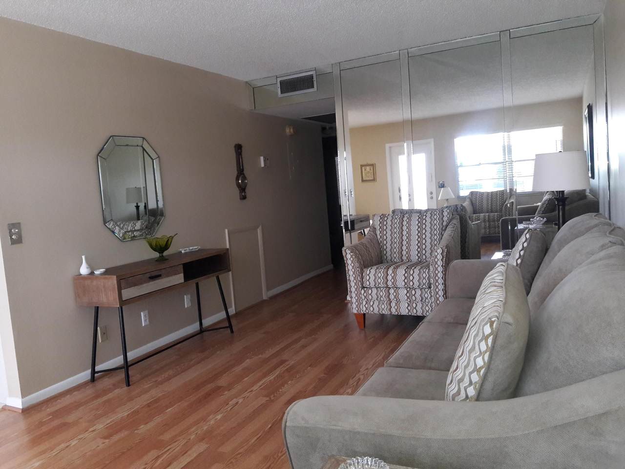 2057 Yarmouth C - Photo 1