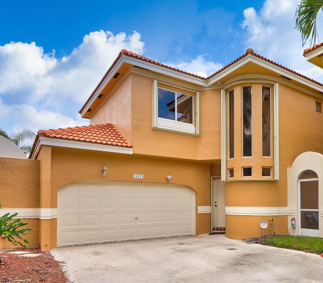 11273 Lakeview Drive - Photo 1