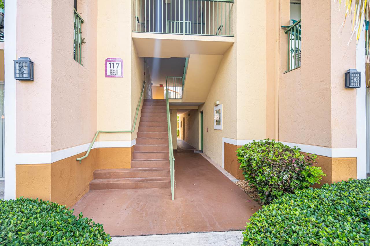 117 Yacht Club Way - Photo 1