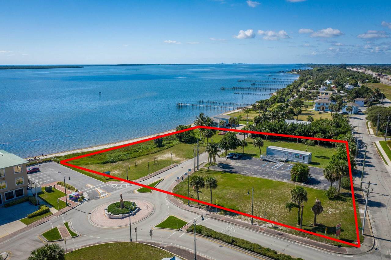 411 Indian River Drive - Photo 1