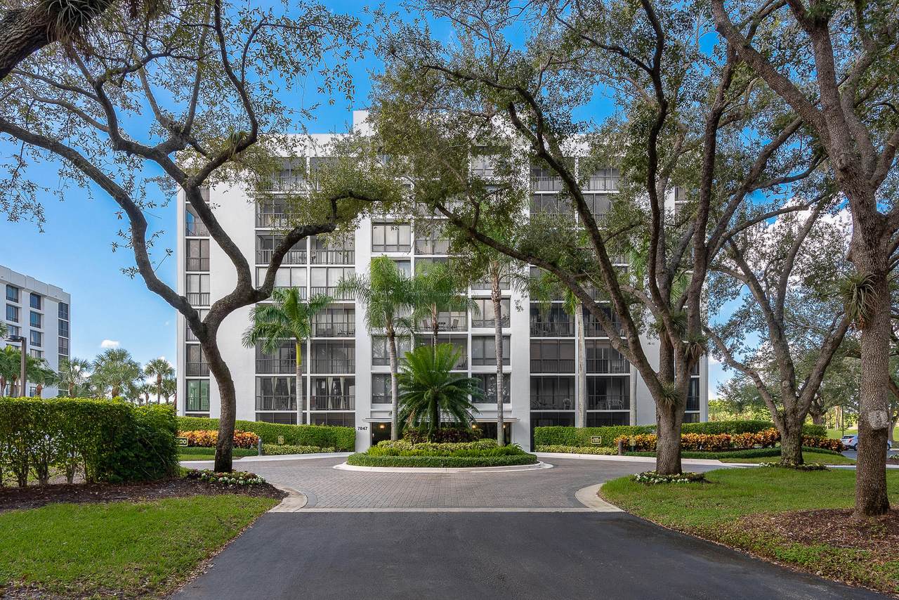 7847 Lakeside Boulevard - Photo 1