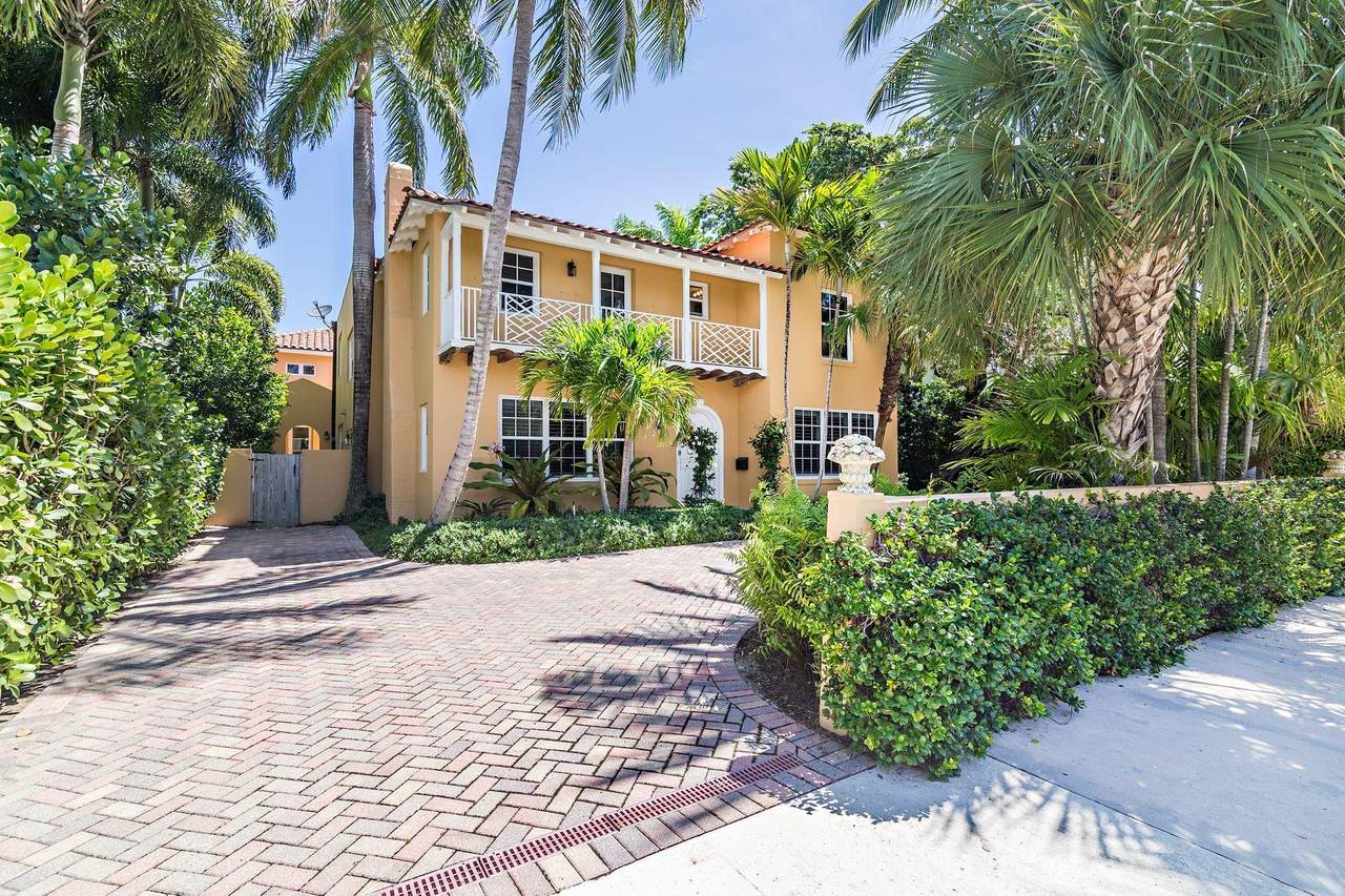 235 Seaspray Avenue - Photo 1