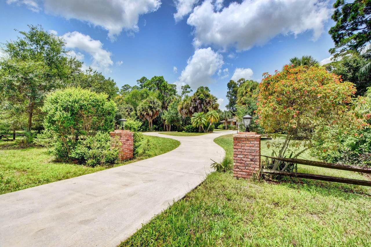 85 Westwood Circle - Photo 1