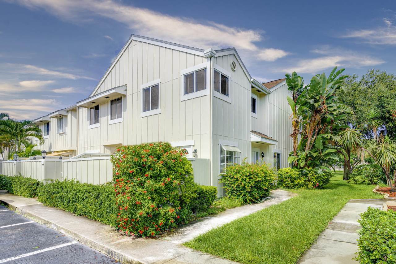 6214 Riverwalk Lane - Photo 1