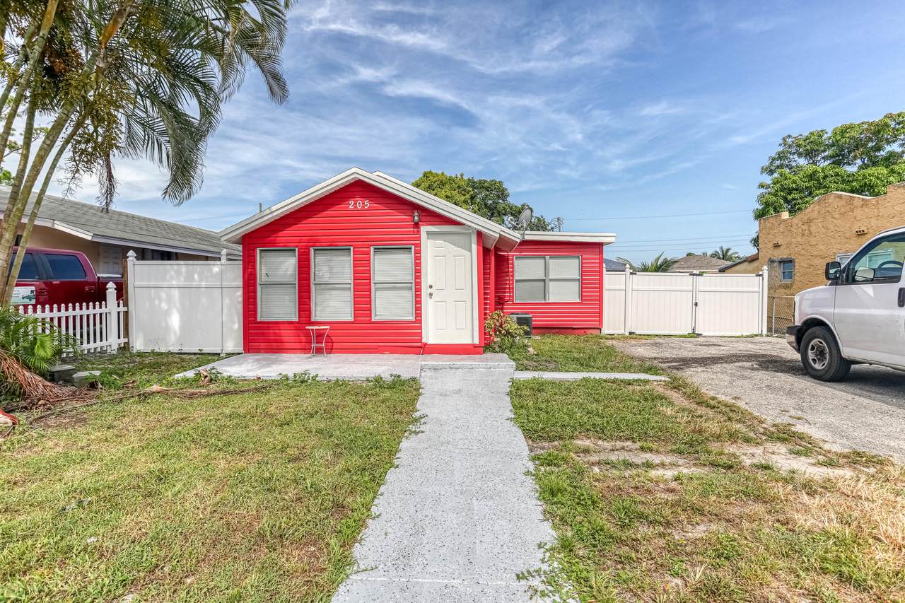 205 Walker Avenue - Photo 1