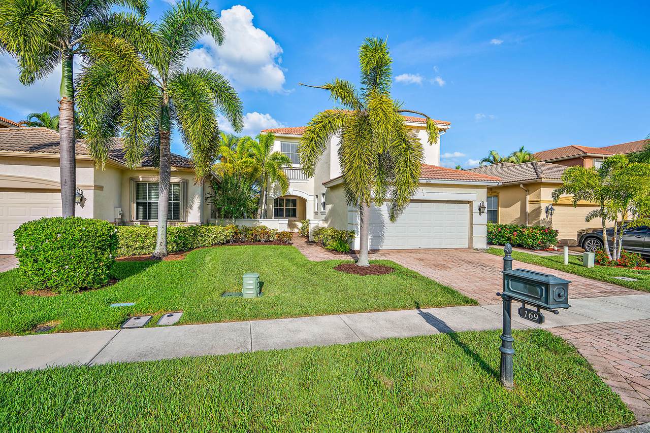 169 Isle Verde Way - Photo 1