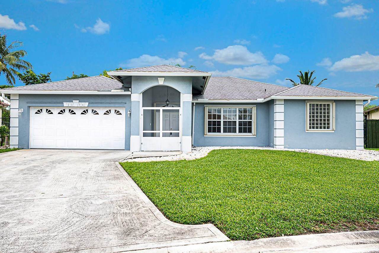 1174 Hatteras Circle - Photo 1