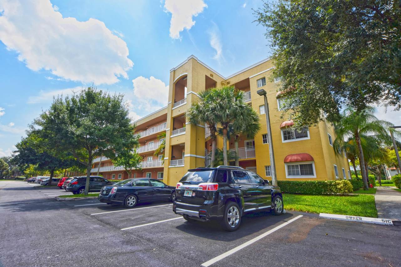 4721 Lucerne Lakes Boulevard - Photo 1