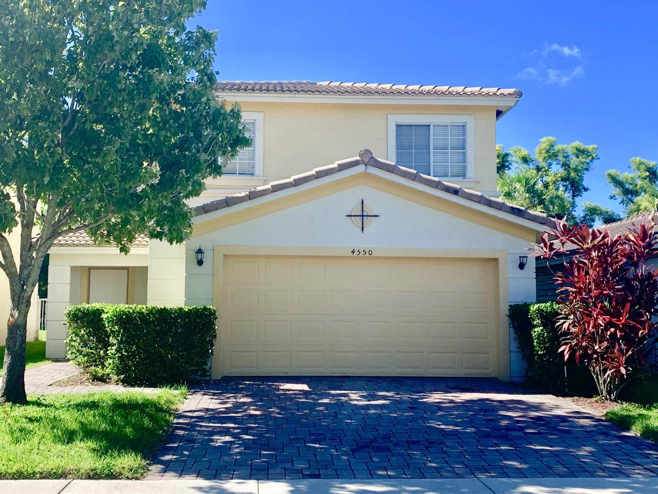 4550 Graham Drive - Photo 1