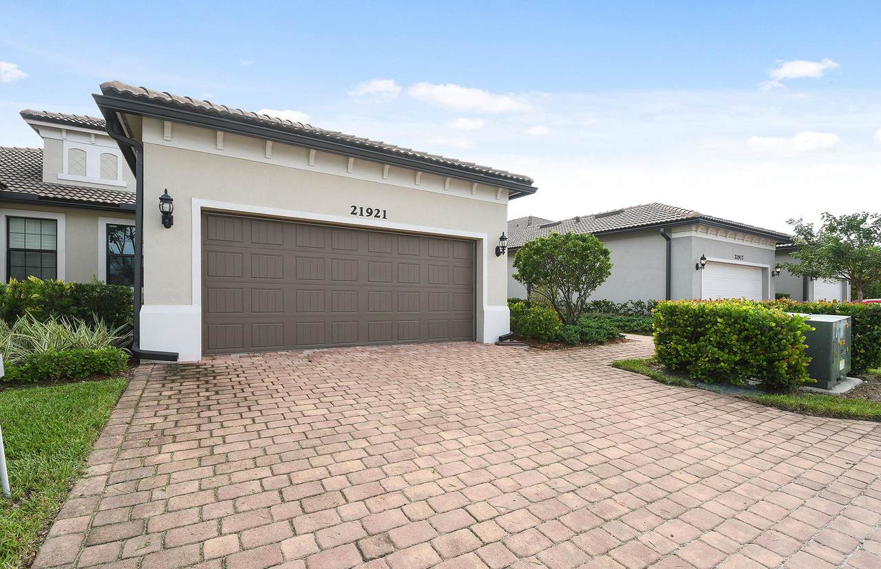 9177 Passiflora Circle - Photo 1
