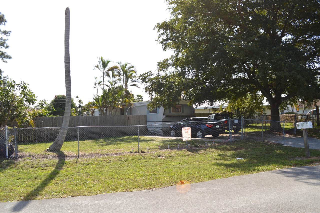 1704 Magnolia Drive - Photo 1