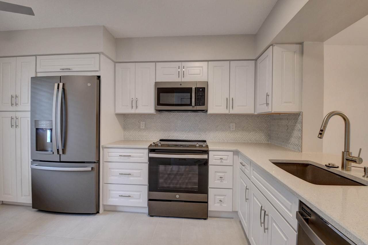 7280 Amberly Lane - Photo 1