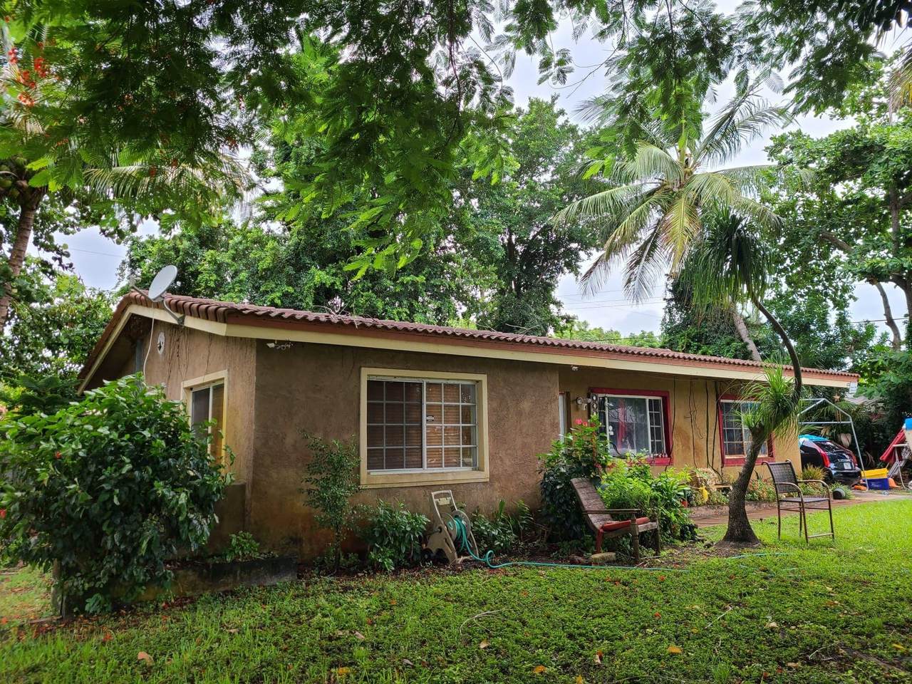 1807 Crest Drive - Photo 1
