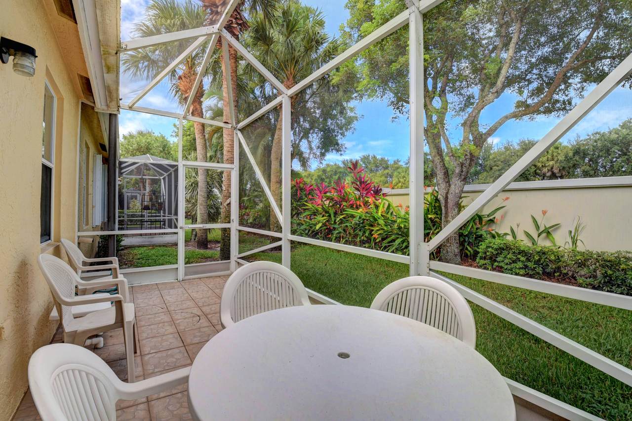 12574 Crystal Pointe Drive - Photo 1