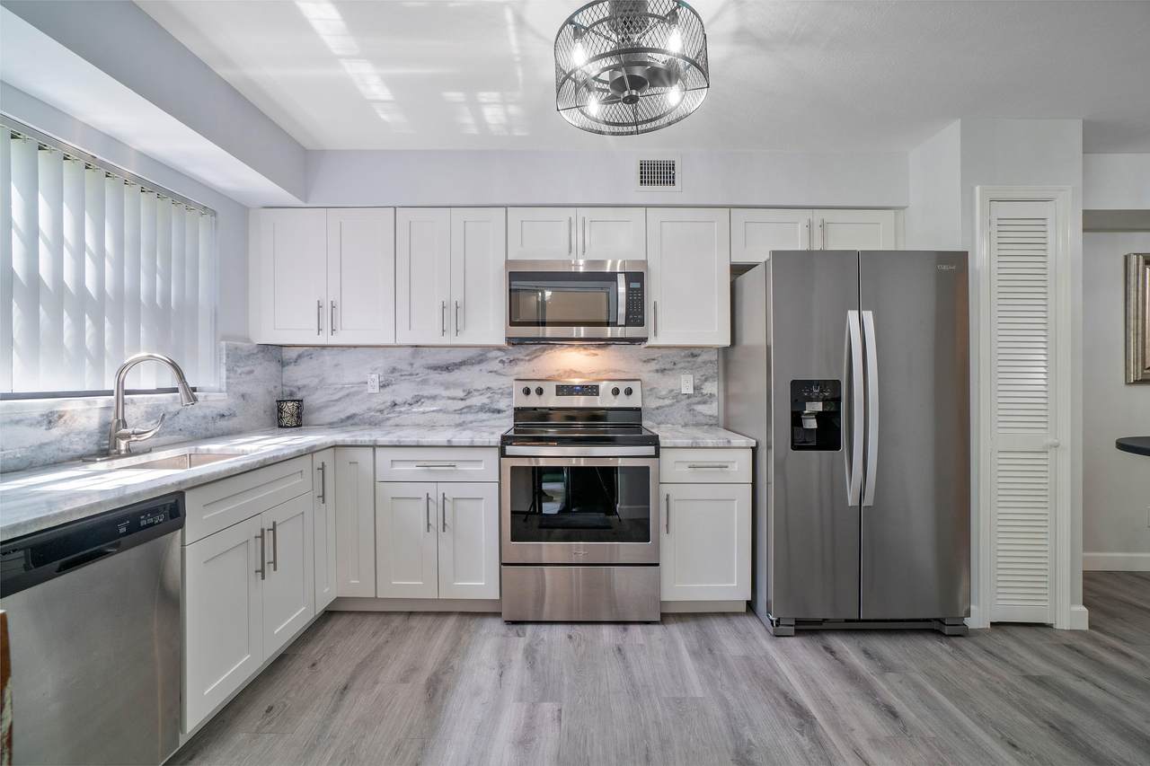 17308 Boca Club Boulevard - Photo 1