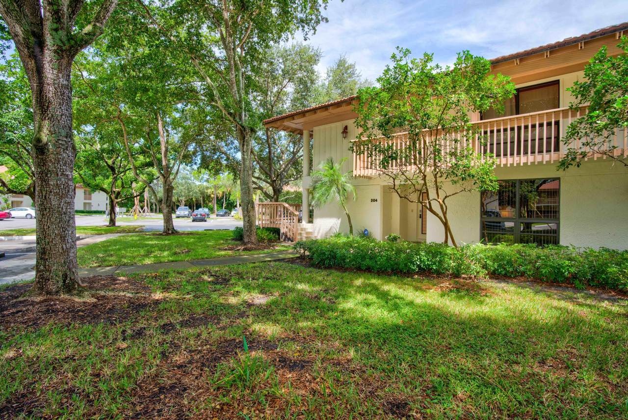 204 Brackenwood Terrace - Photo 1