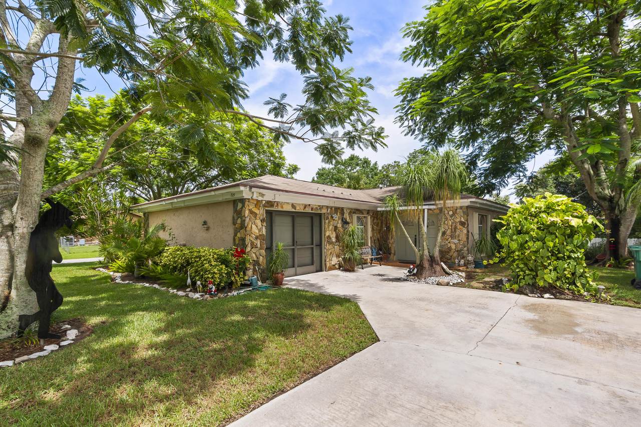 725 Kingston Street - Photo 1