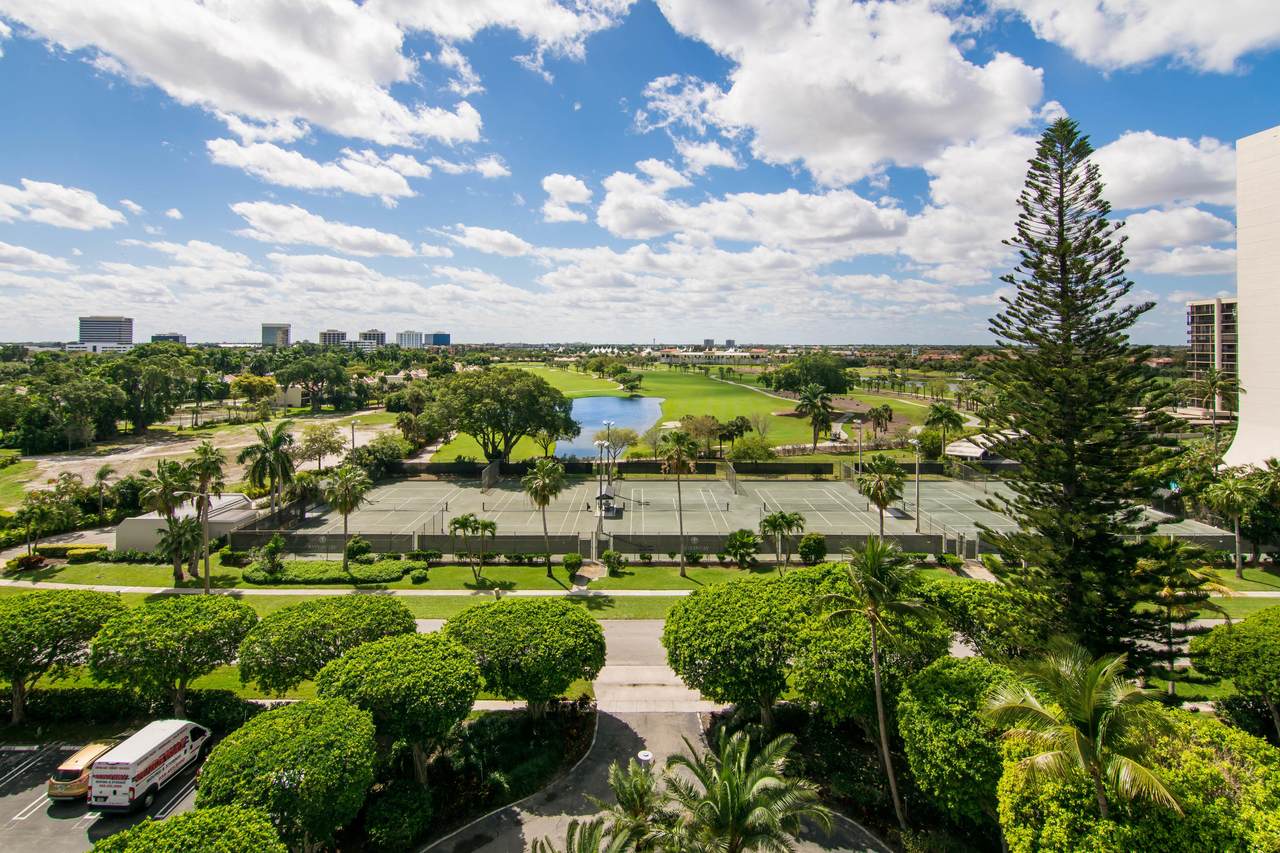 2400 Presidential Way - Photo 1