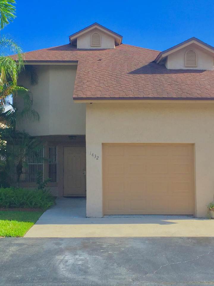 1432 Lake Mango Way - Photo 1