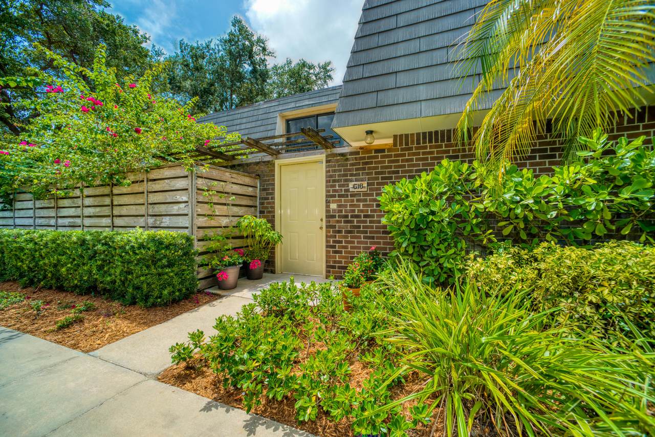 616 6th Terrace - Photo 1