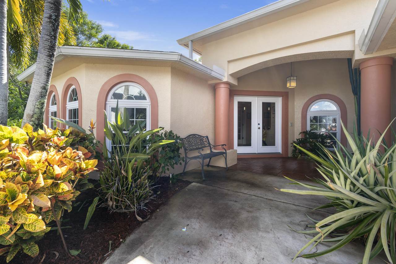 2390 West Blackwell Drive - Photo 1