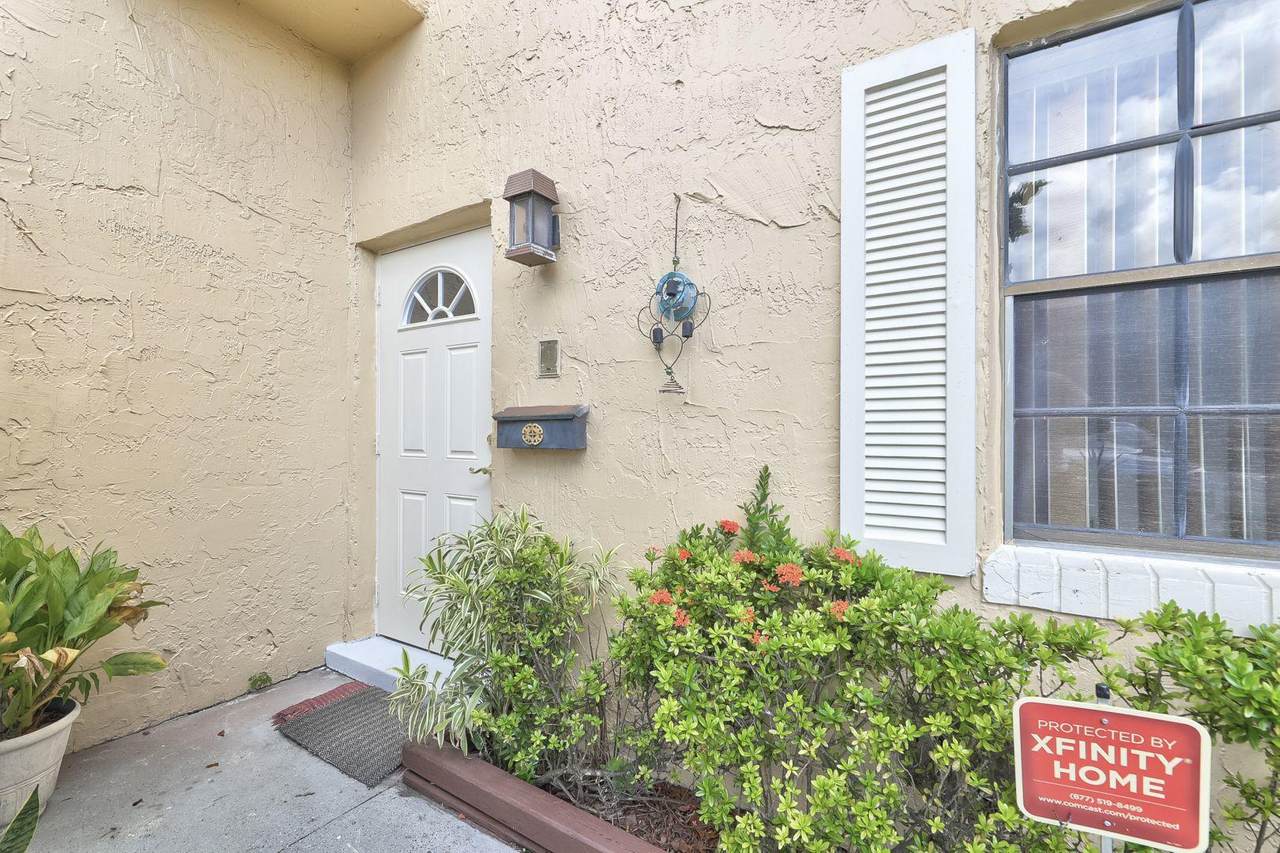 36 Spinning Wheel Lane - Photo 1