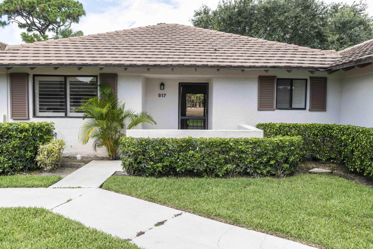 517 Club Drive - Photo 1
