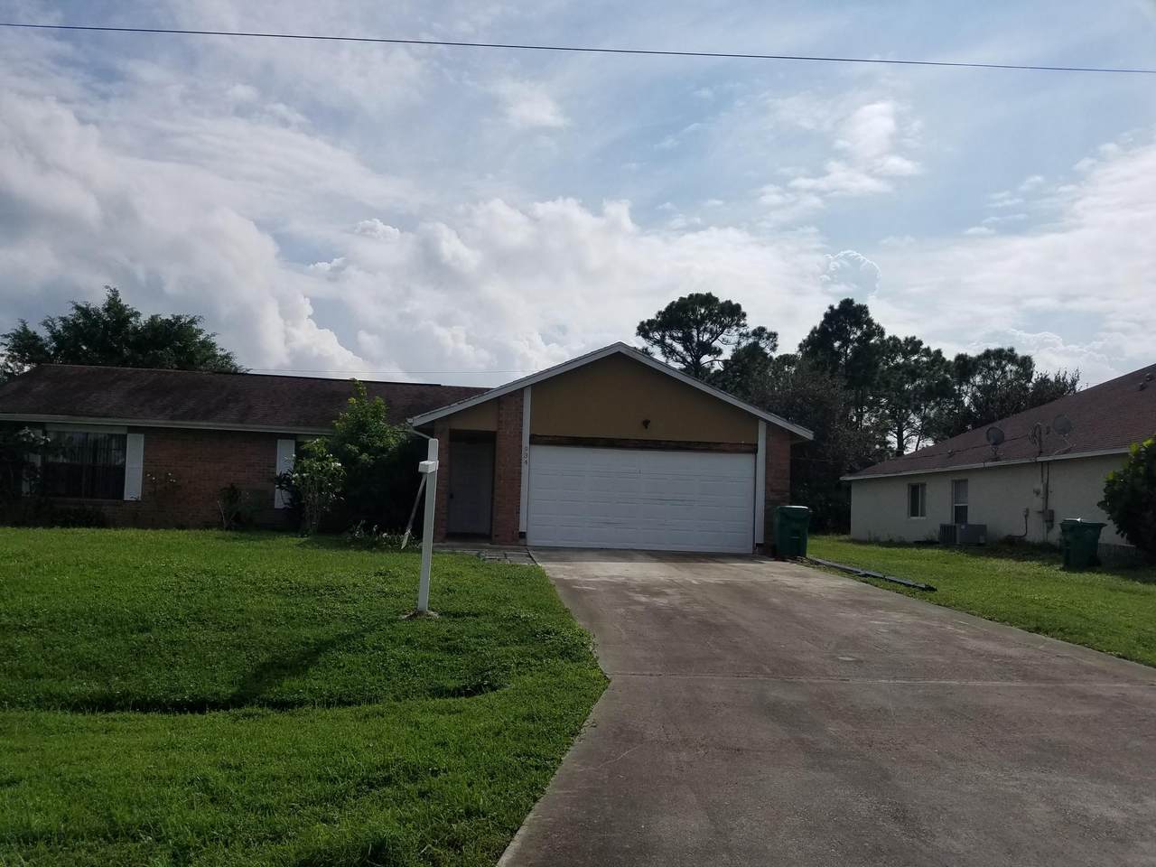 934 Longfellow Road - Photo 1
