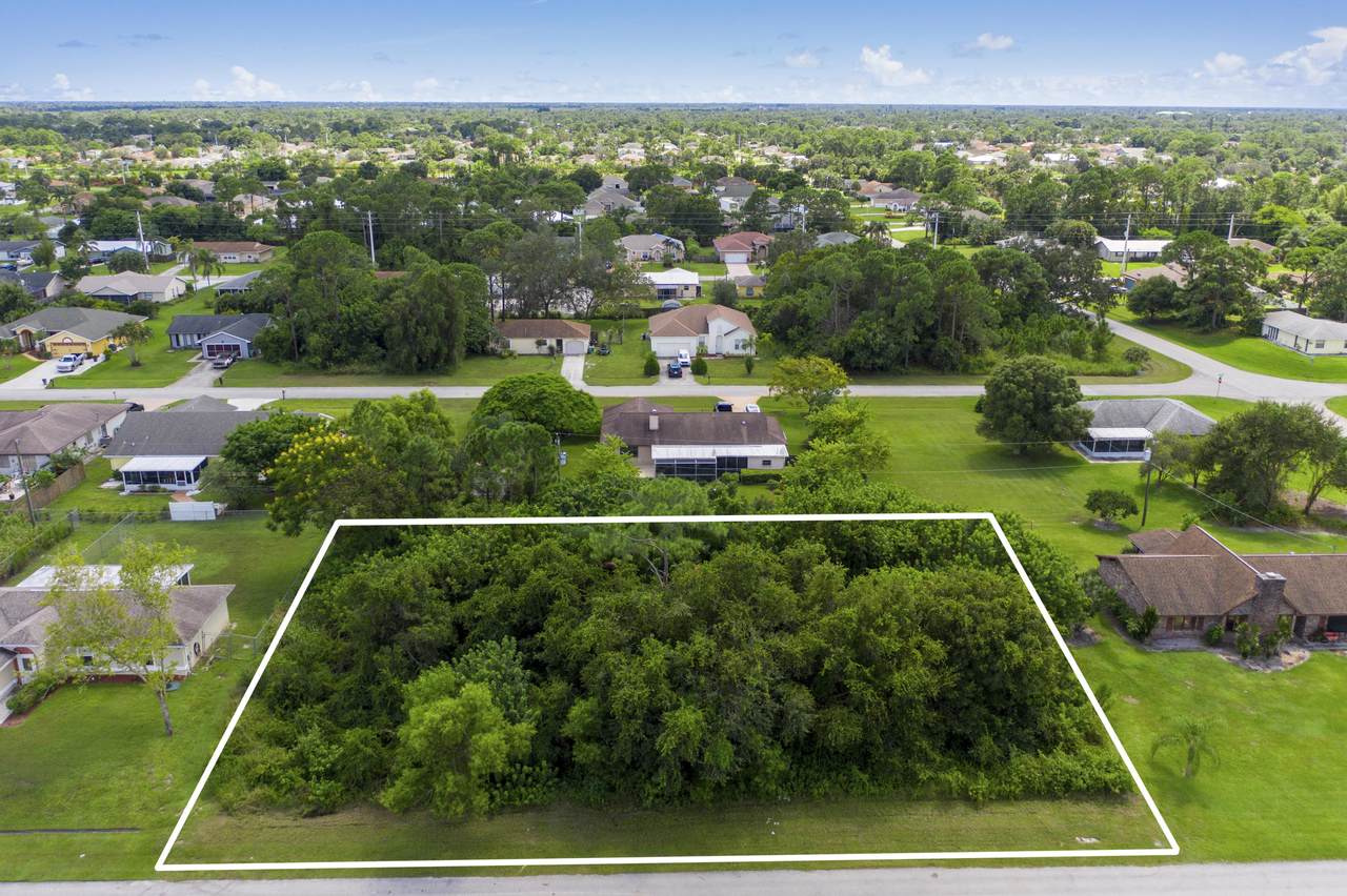 420 Karney Terrace - Photo 1