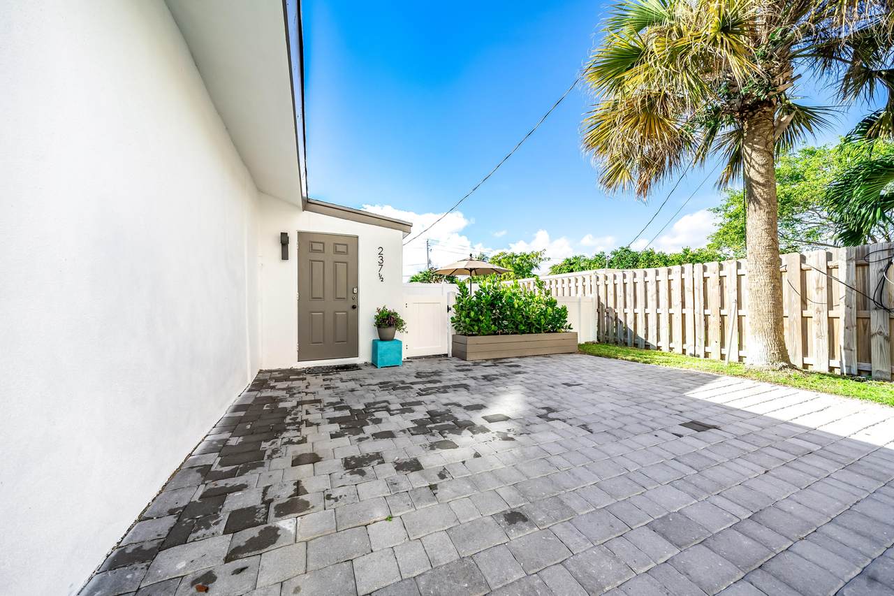 237 4 Avenue - Photo 1