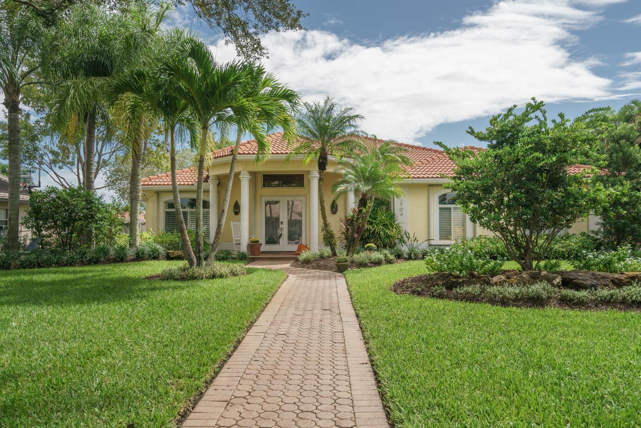 2704 Glenmoor Way - Photo 1