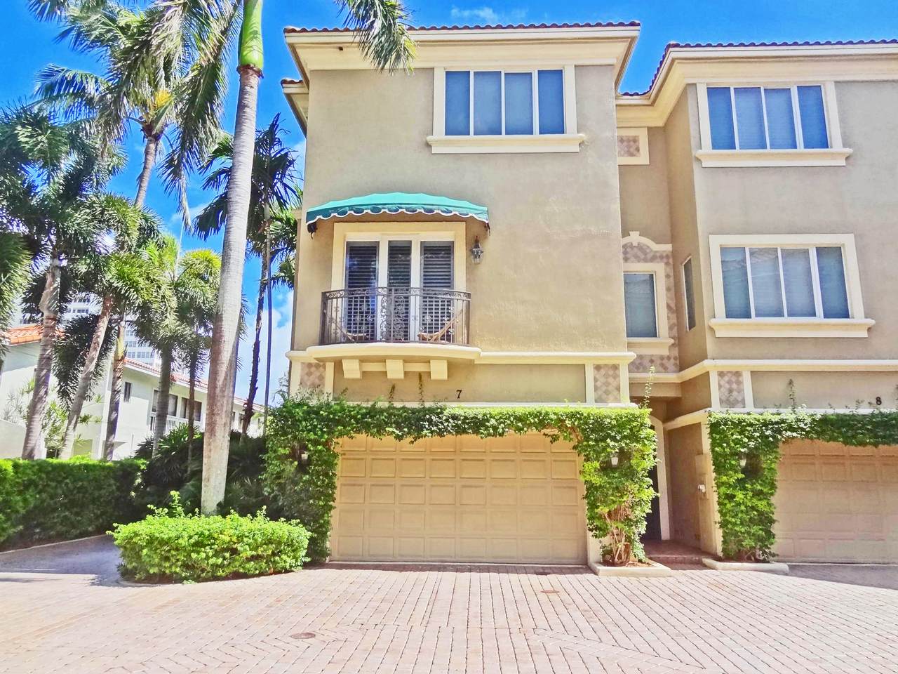 921 Osceola Drive - Photo 1
