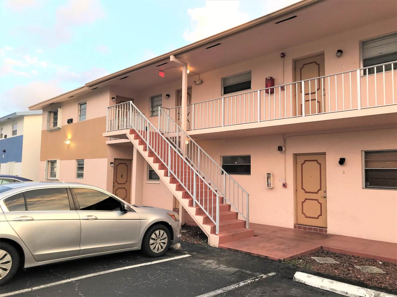 420 Palm Street - Photo 1