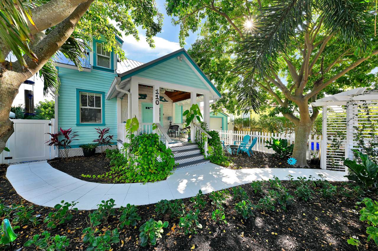 110 Palmway - Photo 1