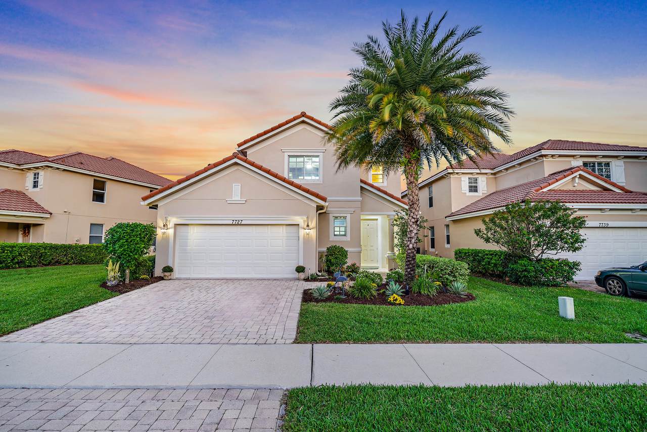 7727 Heritage Boulevard - Photo 1