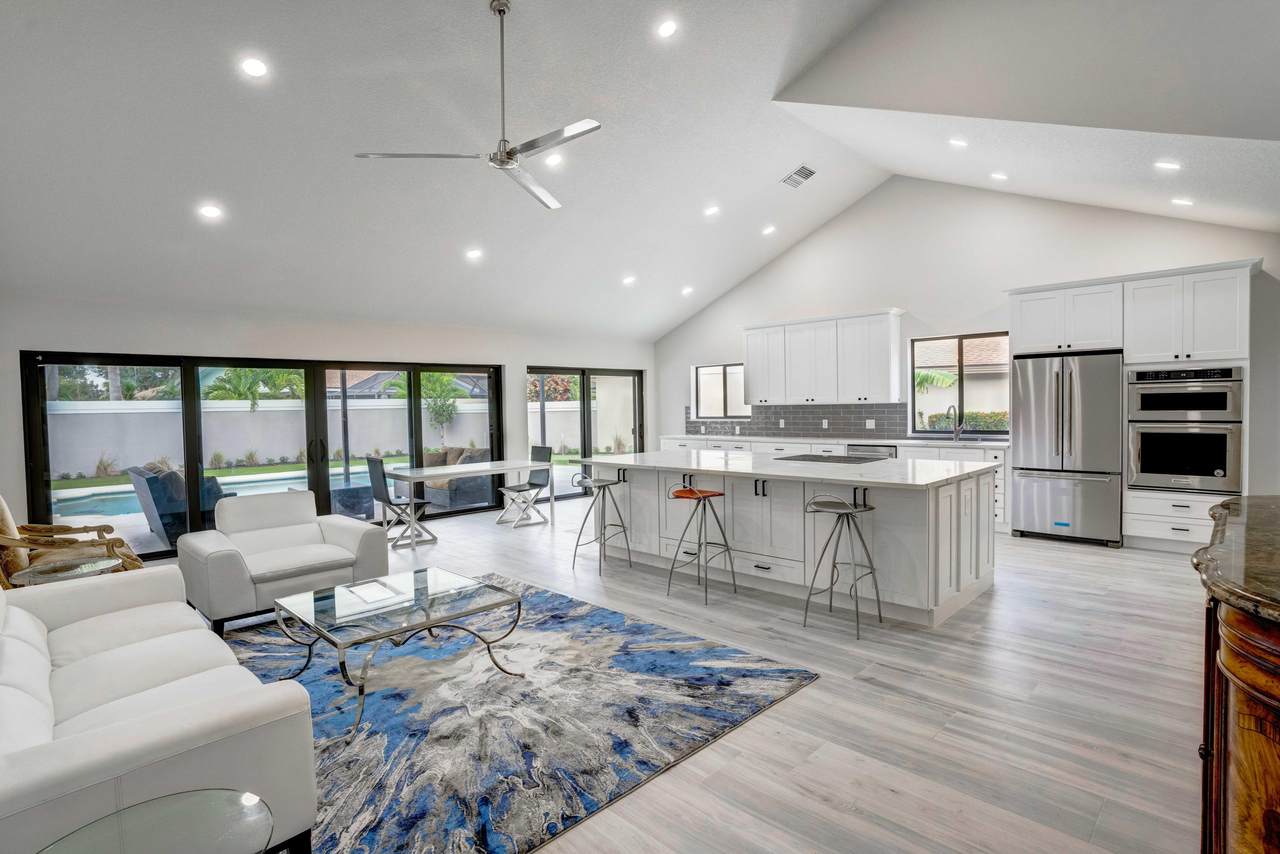 306 Leeward Drive - Photo 1
