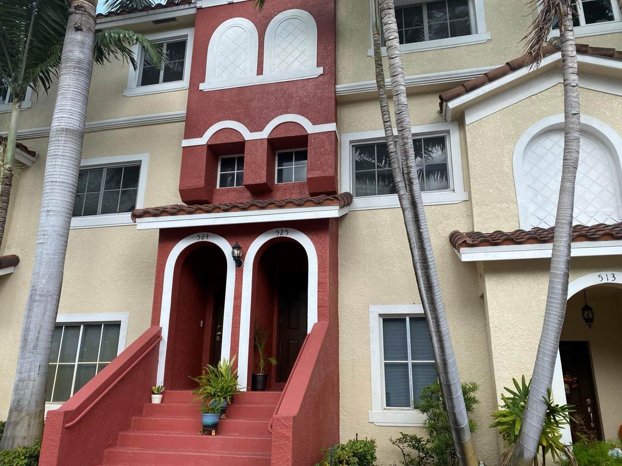 524 Bayfront Drive - Photo 1