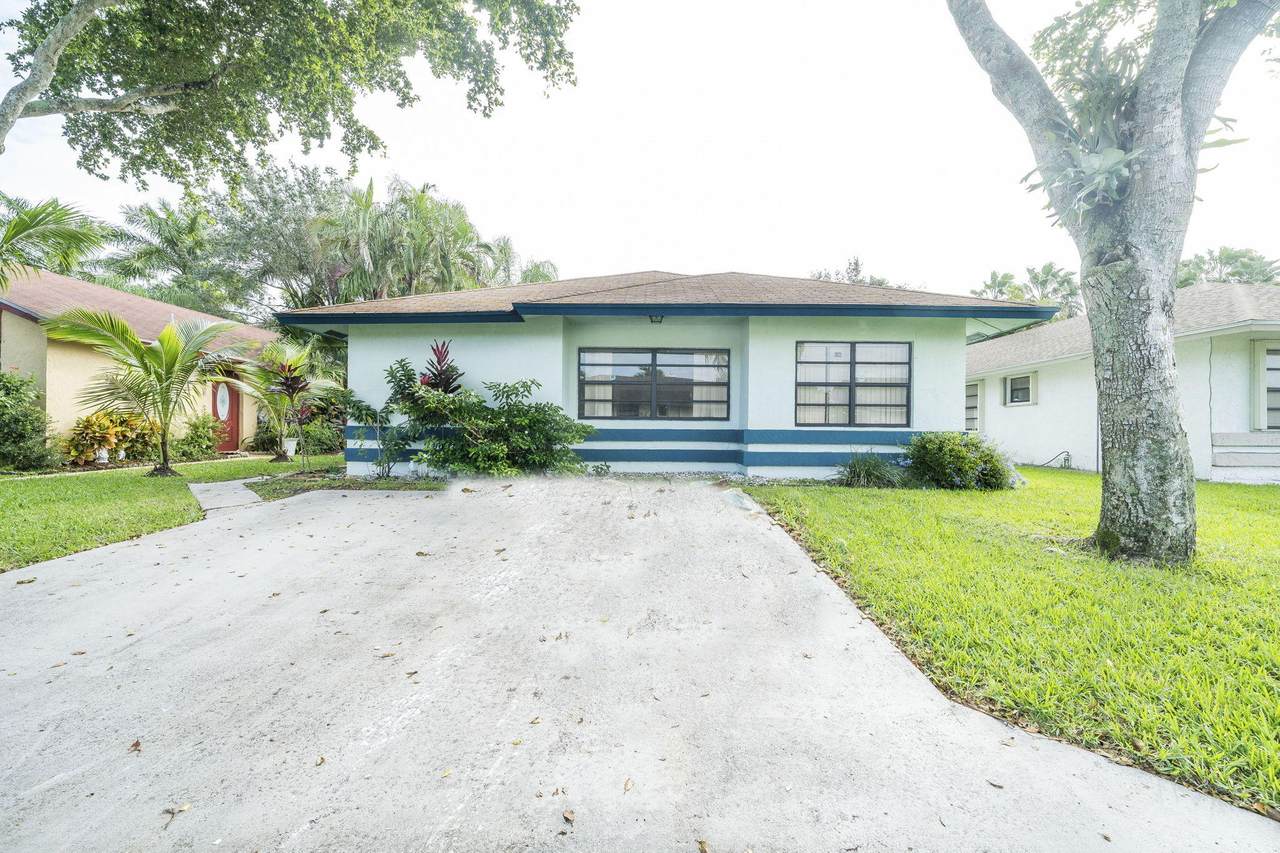 1332 Longarzo Place - Photo 1